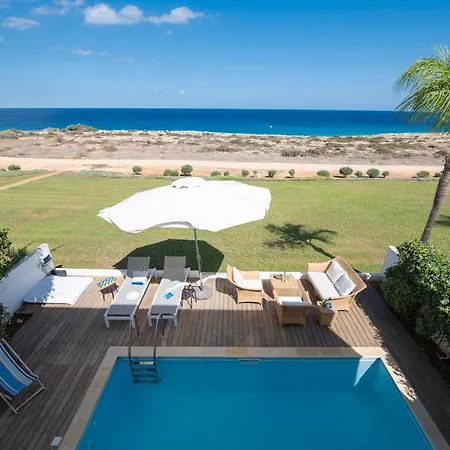 Villa Jasmine Sea Front *