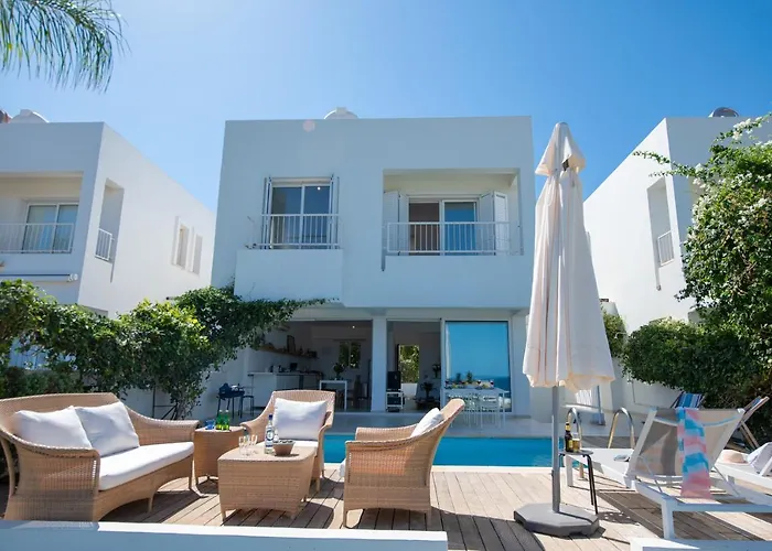 Villa Jasmine Sea Front *