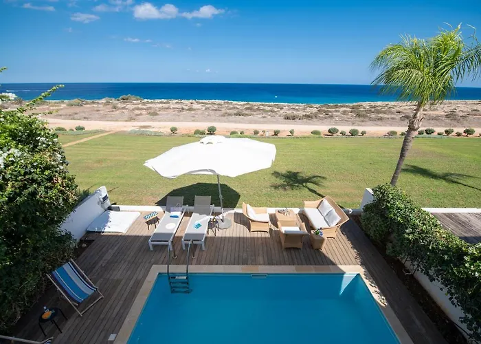 Villa Jasmine Sea Front *